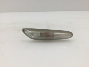 Seitenblinker Kotflügel vorne - 8382104 
