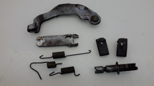 TOYOTA Avensis T25 (2003–2008) Handbremsbacken-Mechanismus