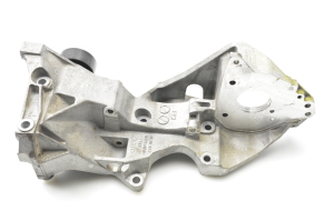 AUDI A4 B8 (2007–2016) Generaatori kinnitus 03L903143R - 2