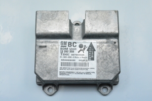 Opel Corsa D (2006–2014) Airbagsteuergerät 13262359