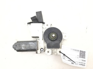 Rear side door window regulator motor - 24414776