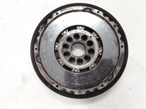  Clutch flywheel 