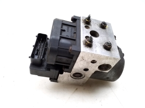 NISSAN Almera Tino V10 (2000–2006) ABS Steuergerät 476604U101