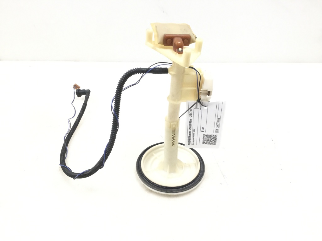 Used NISSAN Murano Fuel level gauge in the tank