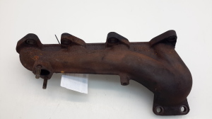  Exhaust manifold 