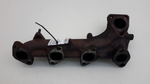  Exhaust manifold 