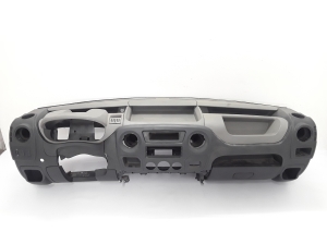  Armatuurlaud ja selle osad  - 681000035R 