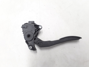 RENAULT Master III (2010–2017) Gaasipedaal 8200672367 - 2