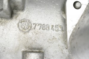BMW X5 E70 (2006–2013) Ölfiltergehäuse 7788453 - 4