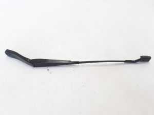  Windshield wiper blade 