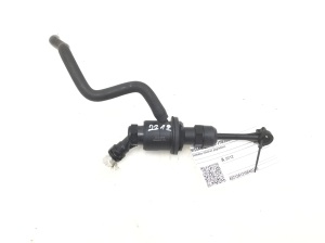 NISSAN Qashqai (2006–2013) Clutch master cylinder - 3