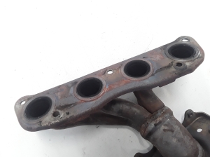  Exhaust manifold 