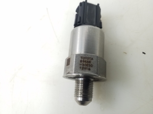  High pressure fuel line sensor 