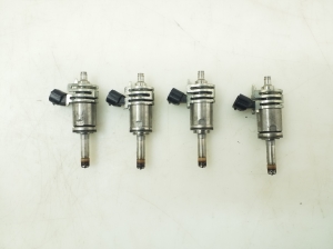   Fuel injector 