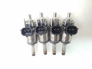  Fuel injector 