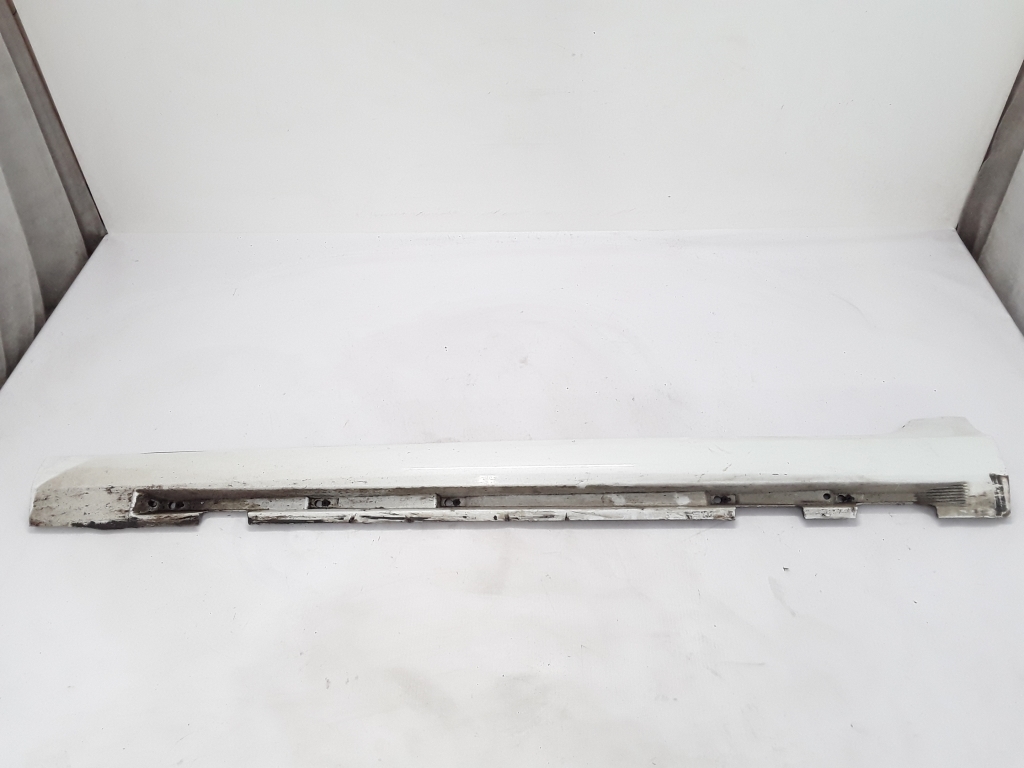 Used VOLVO V60 Exterior sill trim 31333004