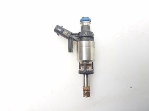  Fuel injector 