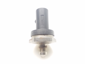 AUDI A3 8V (2012–2020) Fuel rail pressure sensor 06J906051F - 2