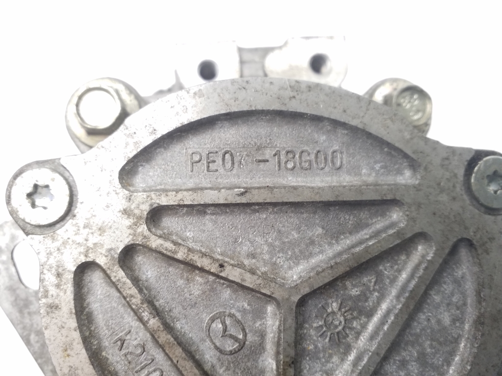Used Mazda 6 Vacuum pump PE018G00