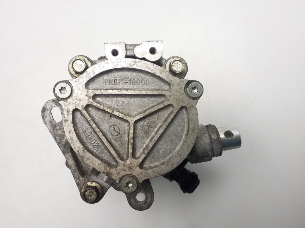 Used Mazda 6 Vacuum pump PE018G00