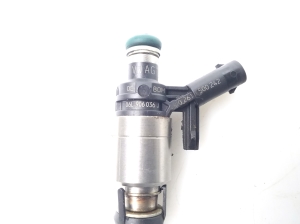  Fuel injector 