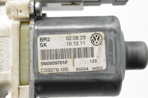 Volkswagen Tiguan (2007–2016) Priekšējo durvju logu pacēlāja motoriņš 3C095979 - 3