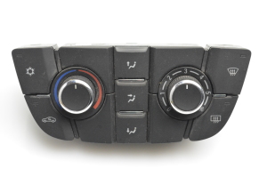  Interior shoulder control panel 