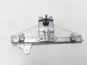 Rear side door window regulator - 827003722R