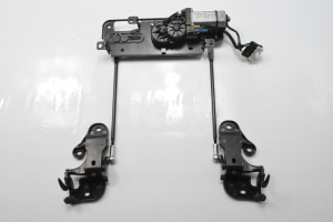 BMW 1 SERIES E88 (2007–2013) Esiukse lukk 7174797 - 2