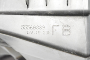 Opel Insignia (2008–2017) Luftfiltergehäuse 55560889 - 5