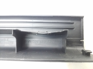 Mercedes Benz C-Class 204 (2007–2014) Sisemine läveliist A2046860236 - 3