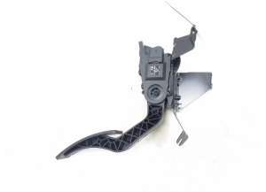 Mercedes Benz CLA-Class W117 (2013–2019) Gaasipedaal A2463001804 - 3