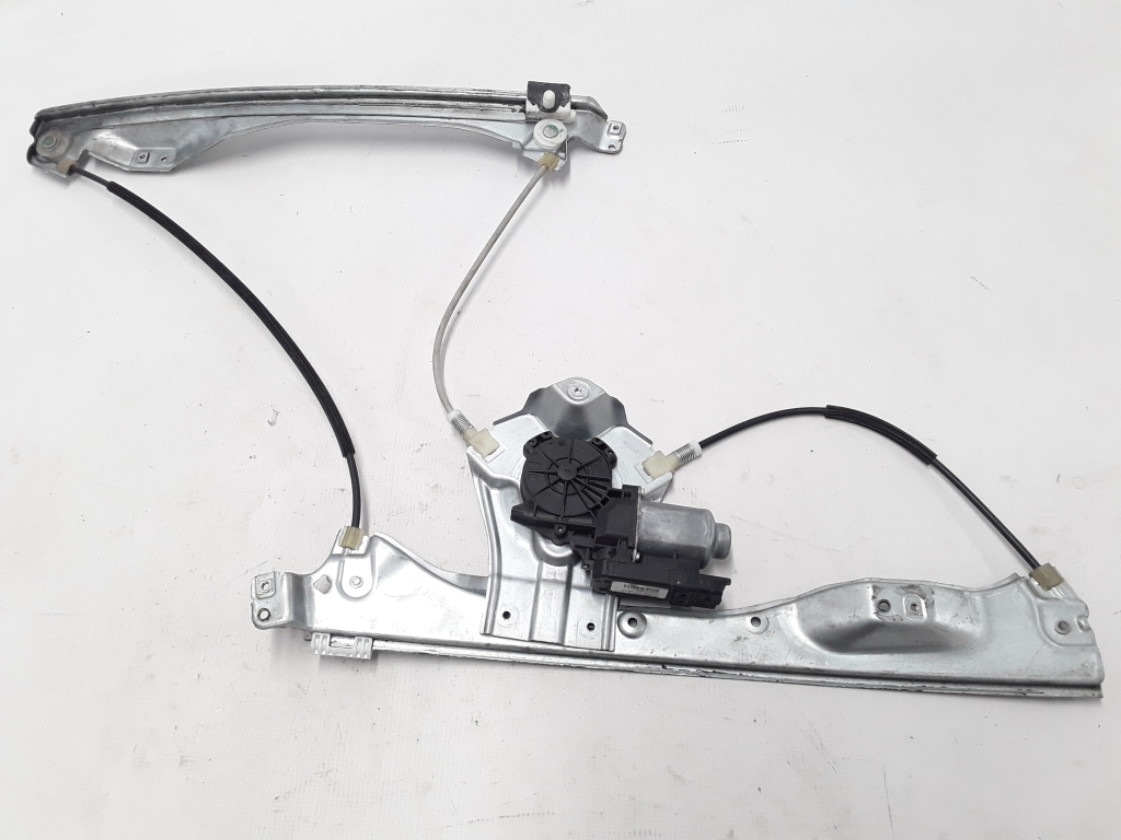 RENAULT Clio III (2005–2012) Priekšējo durvju logu pacēlājs 8200843597 RENAULT Clio III (2005–2012) Priekšējo durvju logu pacēlājs 8200843597