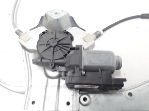 RENAULT Clio III (2005–2012) Priekšējo durvju logu pacēlājs 8200843597 - 2