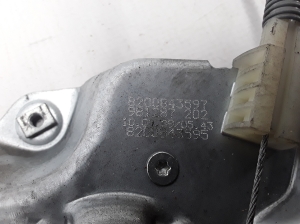 RENAULT Clio III (2005–2012) Priekšējo durvju logu pacēlājs 8200843597 - 3
