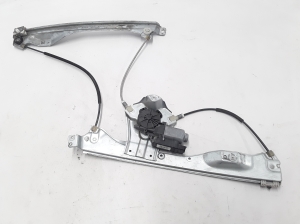 RENAULT Clio III (2005–2012) Priekšējo durvju logu pacēlājs 8200843597 - 4