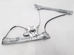RENAULT Clio III (2005–2012) Priekšējo durvju logu pacēlājs 8200291147 - 4