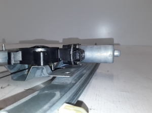 RENAULT Clio IV (2012–2019) Front door window regulator 807205569R - 2