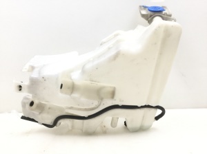 Jaguar XJ (2003–2009) Esiklaasi pesuvedeliku paak ja selle osad - 5
