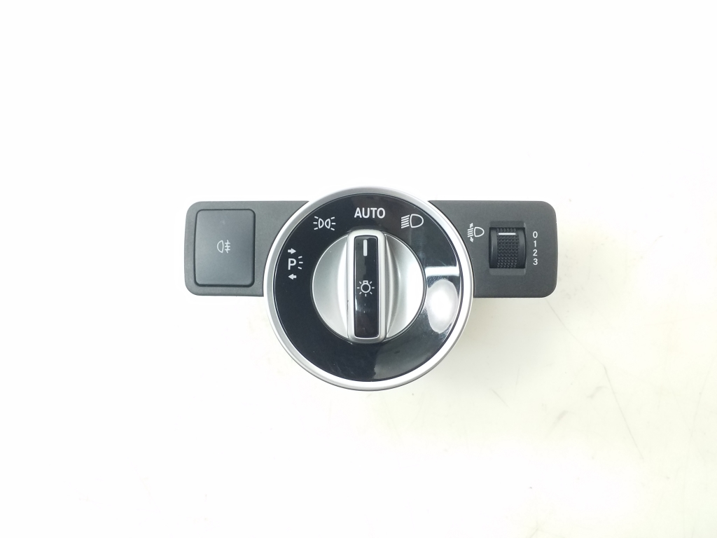 MERCEDES-BENZ CLA-Class C117 (2013-2016) Headlight Switch Control Unit A2049053103 20999535