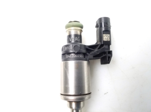  Fuel injector 