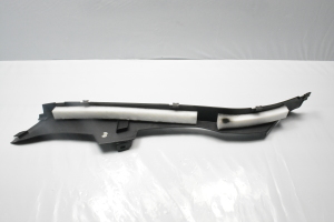 Mercedes Benz C-Class 204 (2007–2014) Sisemine läveliist A2046905826 - 2