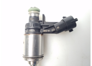  Fuel injector 