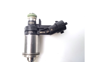  Fuel injector 