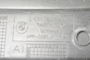 BMW 4 SERIES F82 (2013–2020) Esiklaasi puhastite ilupaneeli muu osa 8059698 - 2