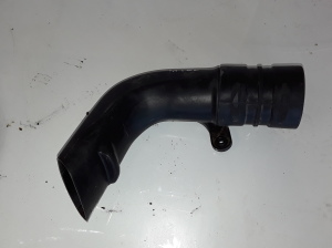  Air intake hose 