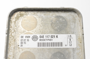 Volkswagen Golf VII (2012–2026) Ölkühler 04E117021K - 2