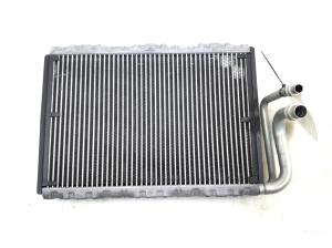   Radiator interior air conditioning 