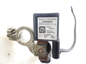 Mercedes Benz E-Class W212 (2009–2015) Miinuskaabel A1665420418 - 2