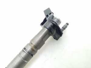  Fuel injector 